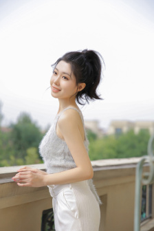 年幼的嫂子